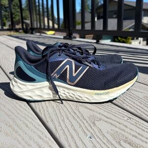 New Balance Fresh Foam Arishi v4 Shoes Sneakers Women’s Sz 9.5 Navy Blue Running